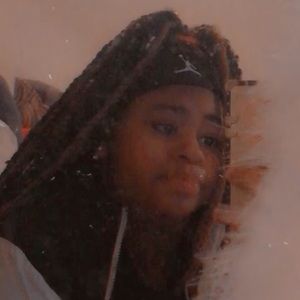 Meet your Posher, Briana